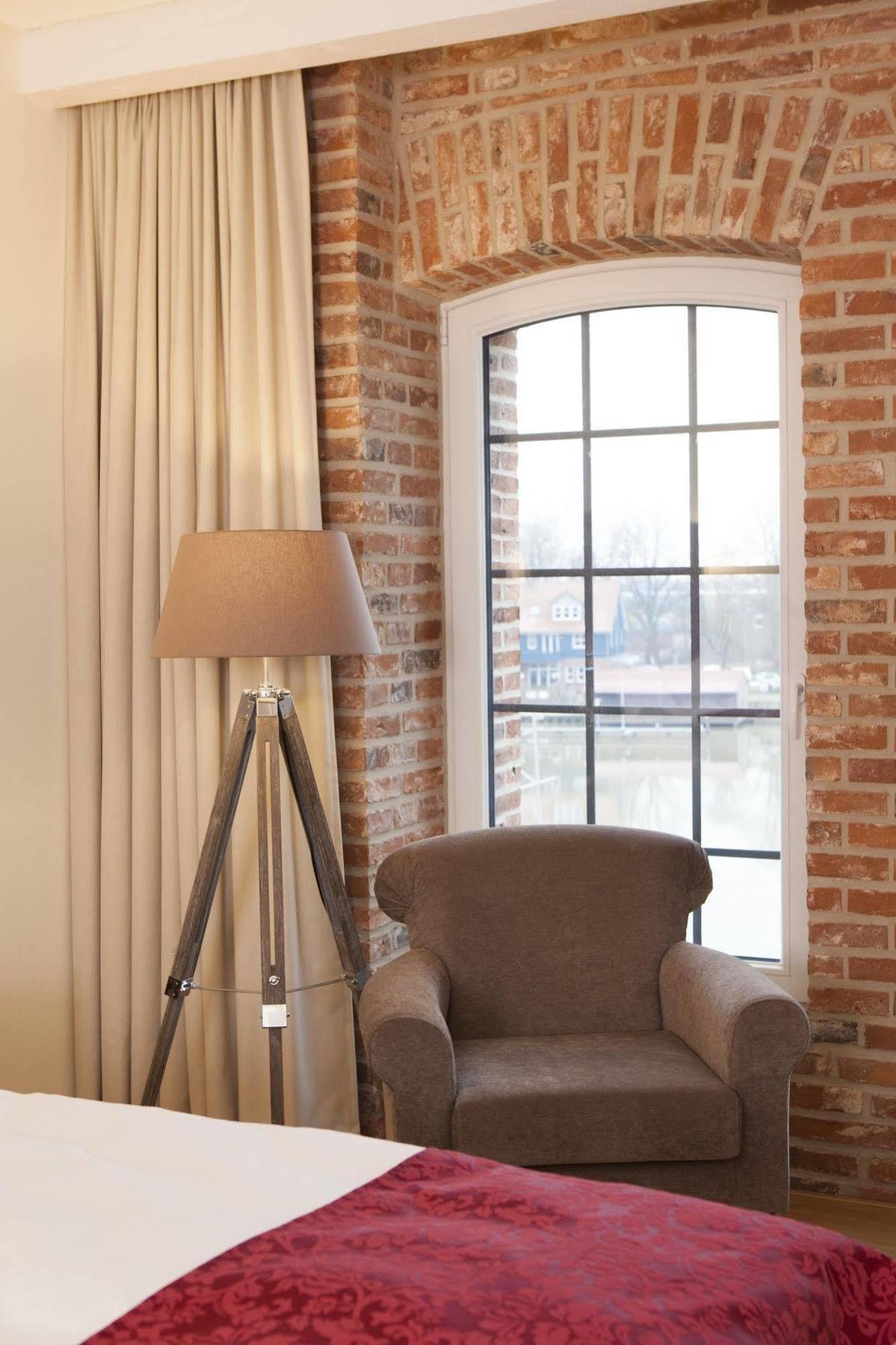 Hotel Hafenspeicher Leer Bagian luar foto