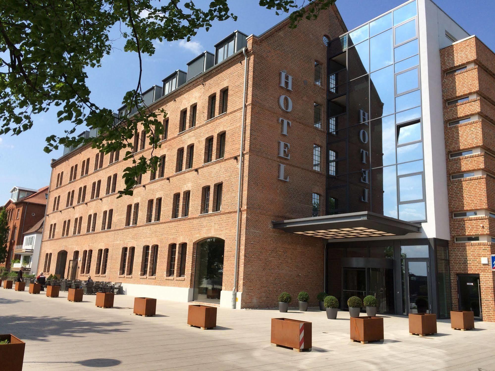 Hotel Hafenspeicher Leer Bagian luar foto